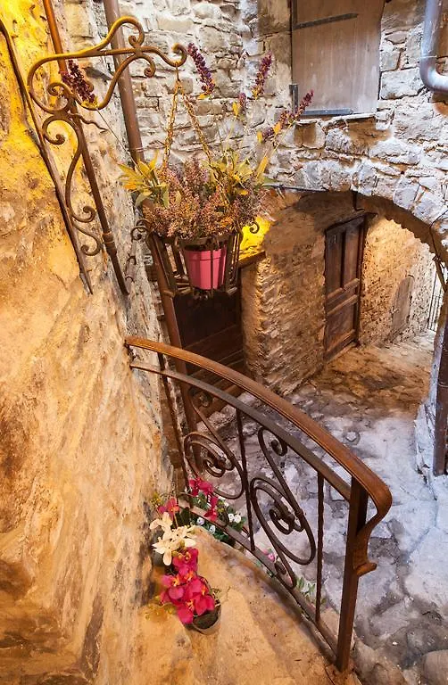 Muntaecara Hotel Diffuso Apricale 3*,