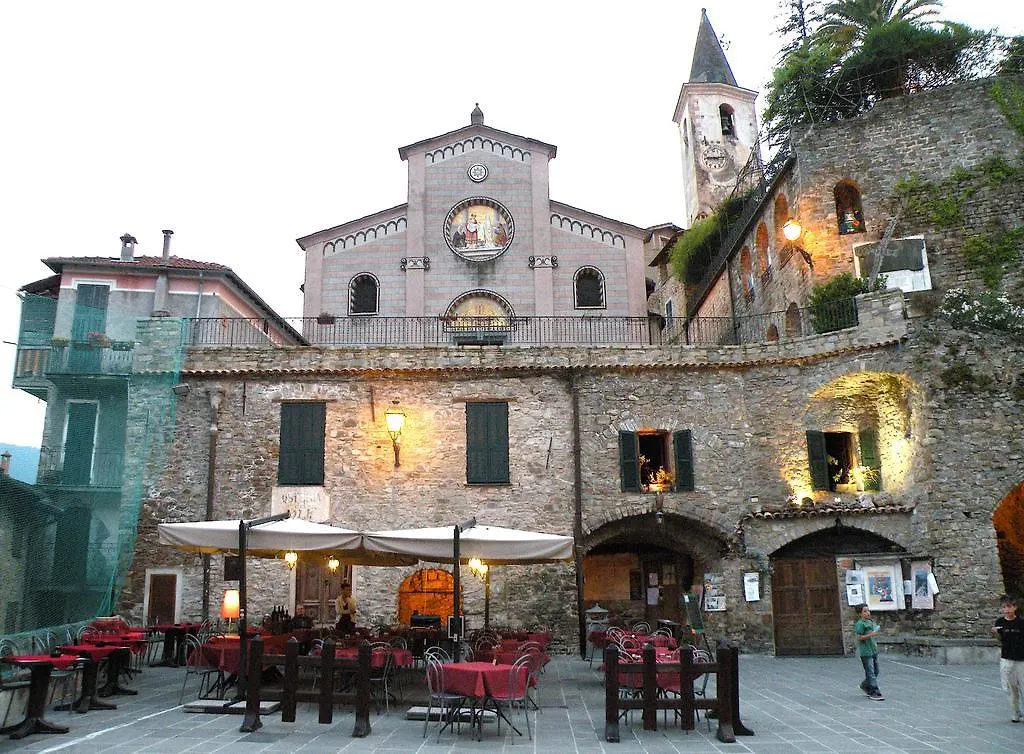 Muntaecara Hotel Diffuso Apricale