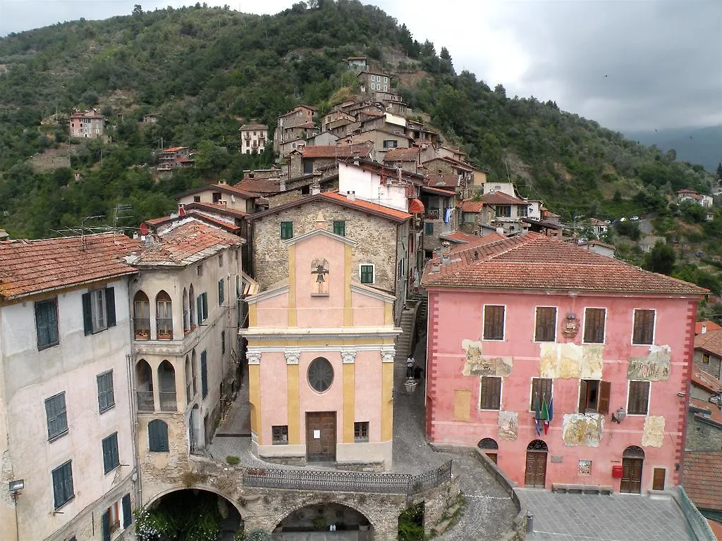 Muntaecara Hotel Diffuso Apricale 3*,