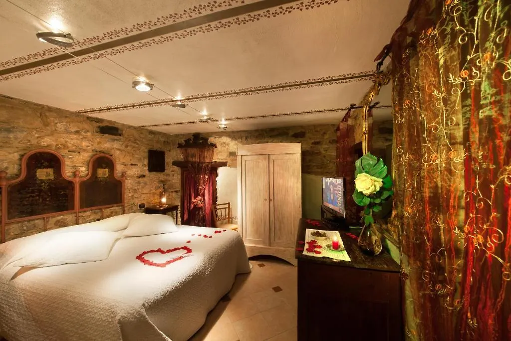 Muntaecara Hotel Diffuso Apricale Italy