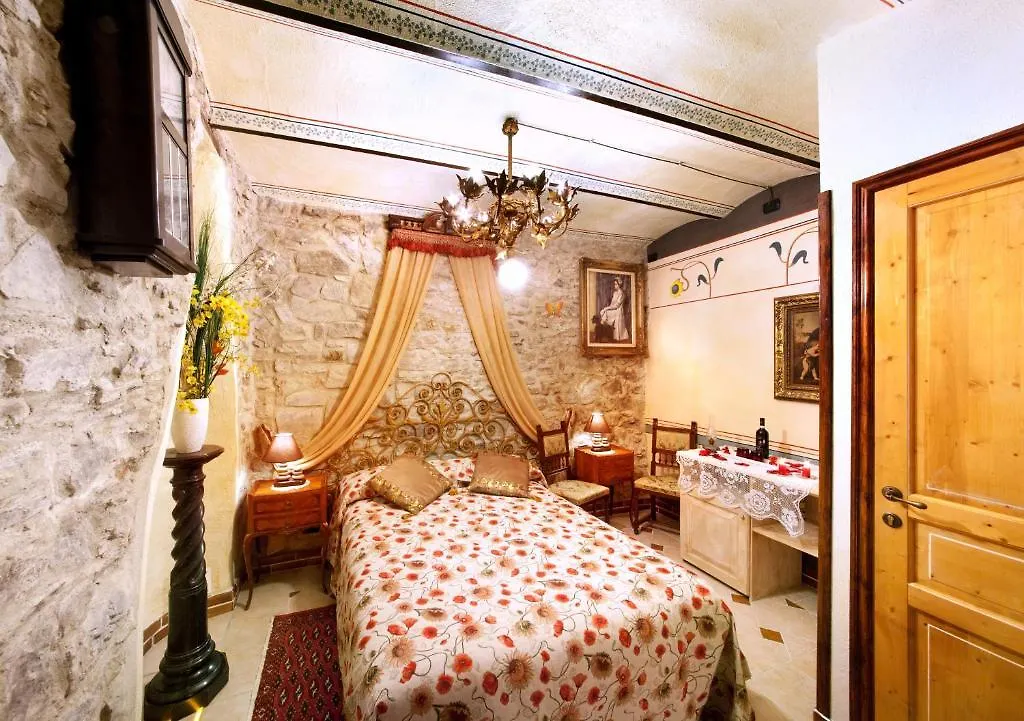 Muntaecara Hotel Diffuso Apricale Italy